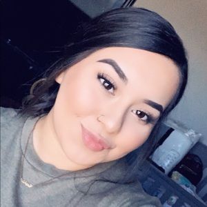 Meet your Posher, Isela